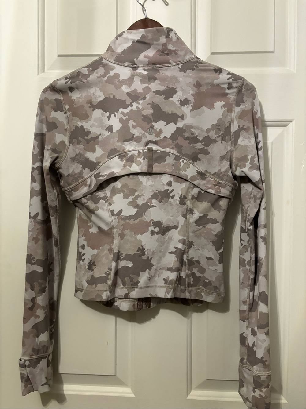 Lululemon- LIMITED EDITION DEFINE CROPPED NULU Taupe Camo Zip-Up Jacket - Picture 2 of 3